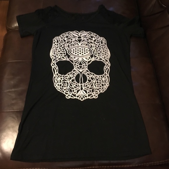 Black skull tunic