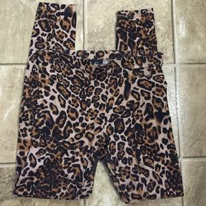 Cheetah print leggings!
