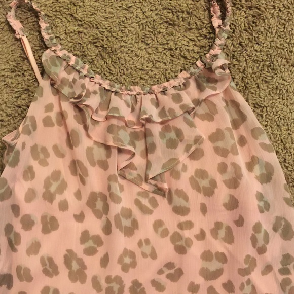 Pink Leopard ruffle top - Picture 2 of 3
