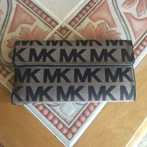 AUTHENTIC MK Wallet