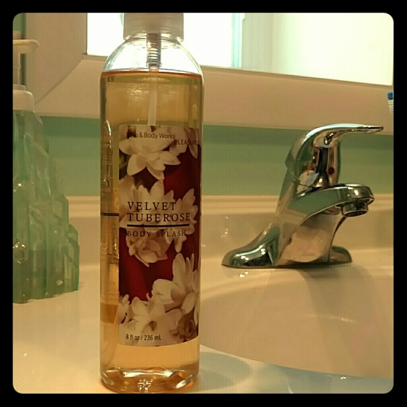 Velvet tuberose body spray