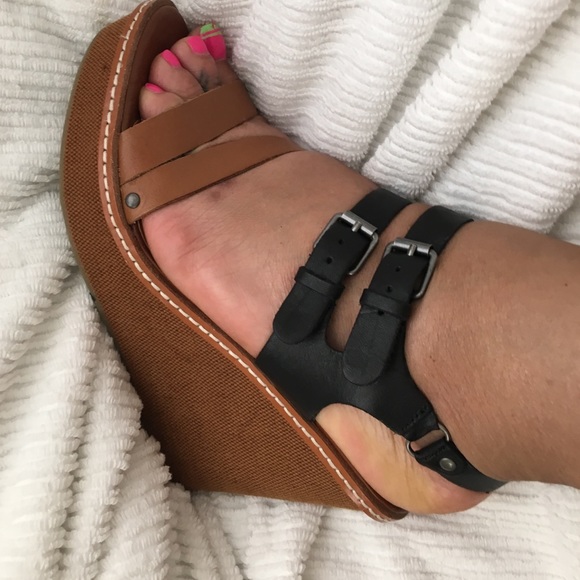 Shoe