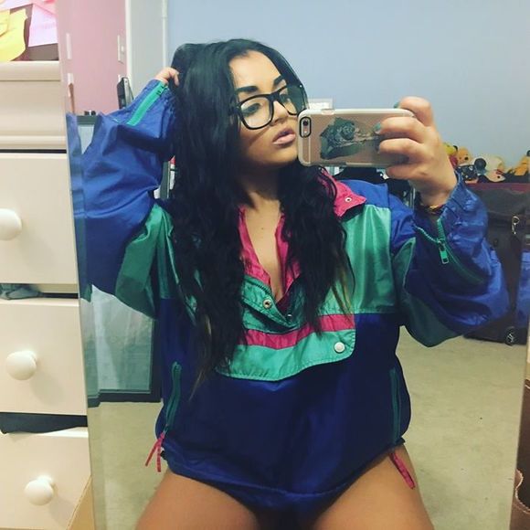 Meet your Posher, Briana - Picture 1 of 1