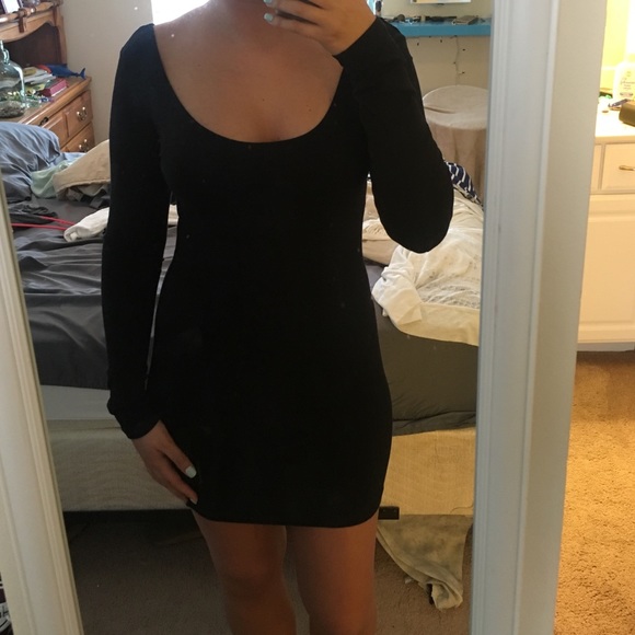Long sleeve slim fitting little black dress