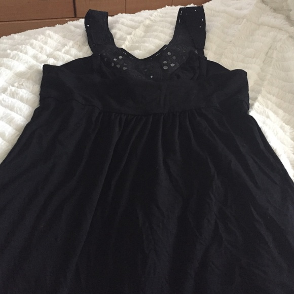 Black top - Picture 3 of 4