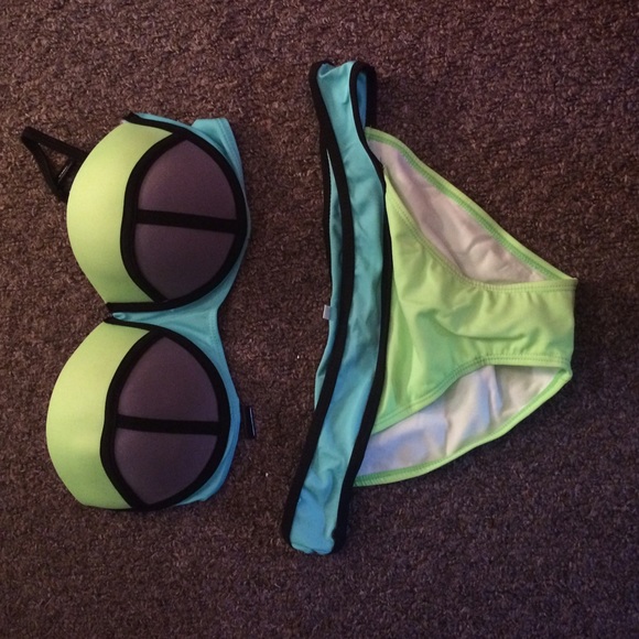 Cute bikini! - Picture 1 of 1