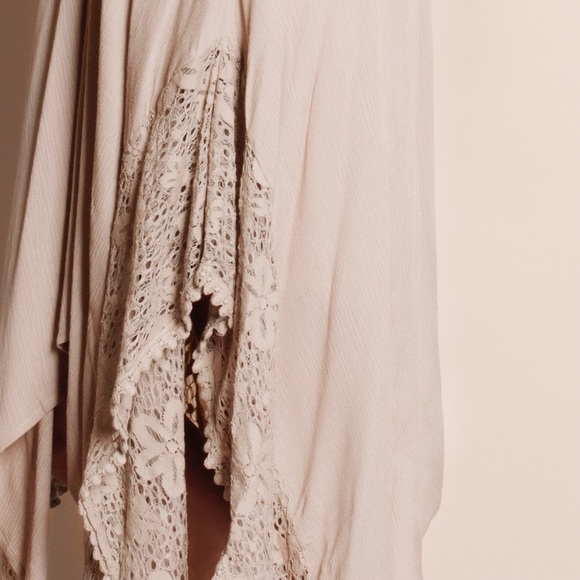 "Scythe" Lace Accent Handkerchief Hem Midi Dress - Picture 3 of 4