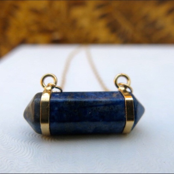 Hand Made- Crystal Point Necklace, Bar Necklace - Picture 2 of 4