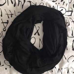 H&M Black Infinity Scarf