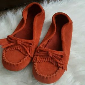 MINNETONKA MOCCASINS