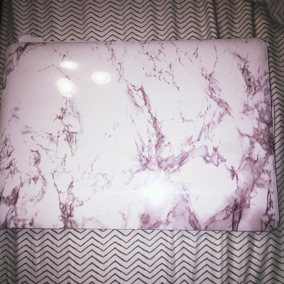 MacBook Air 13" Marble Case