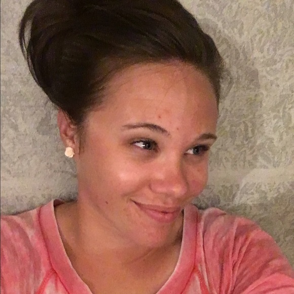 Meet your Posher, Laura - Picture 1 of 1