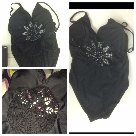 🎉HP! Sexy Naomi Swimsuit that looks absolutely 💯 - Picture 4 of 4