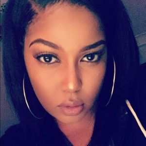 Meet your Posher, Jhamyra