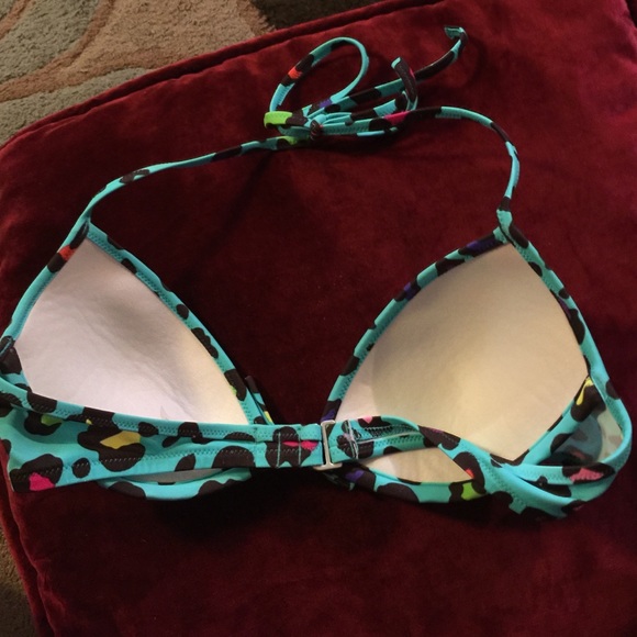 VS New Swim Top - Picture 2 of 3