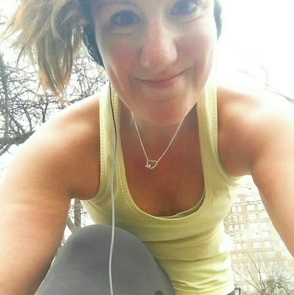 Meet your Posher, Emily - Picture 2 of 4