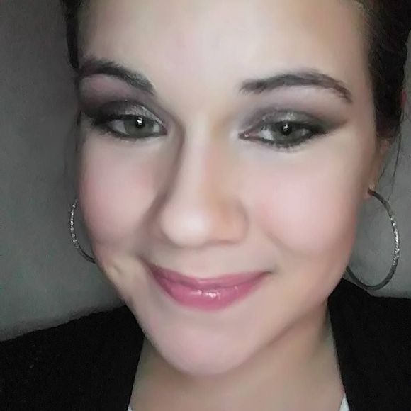 Meet your Posher, Nikki