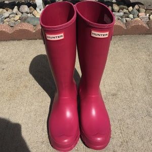 ❌SOLD❌ raspberry Hunter Boots