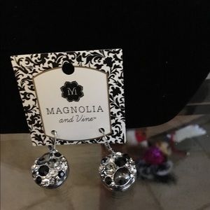 Magnolia an Vine earrings  with snaps
