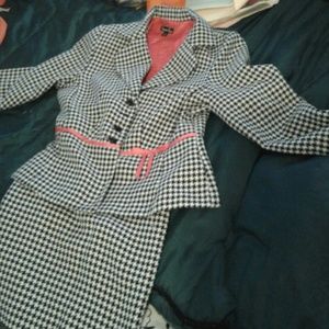 black and white houndstooth skirt and jacket set