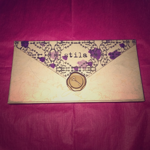 STILA Whole Lot of Love