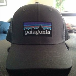 Patagonia hat never worn