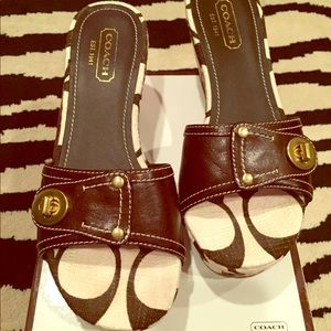 ✨Coach Emilie wedge/sandal✨