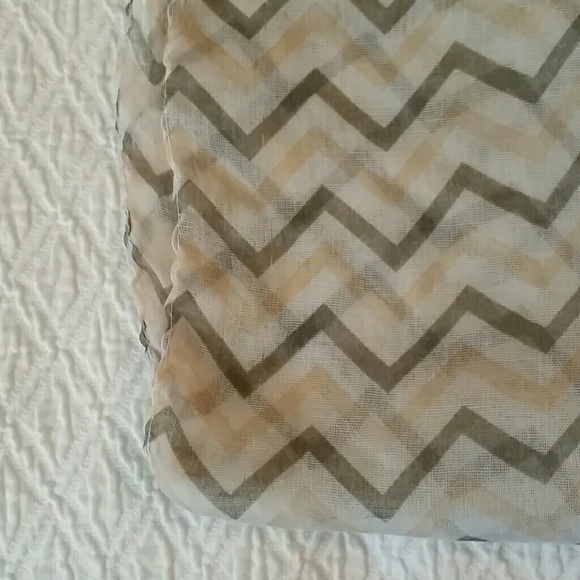 Chevron infinity scarf - Picture 2 of 3