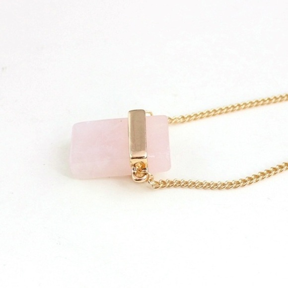 💟Last 2!💟 Rose Quartz 18k Gold Pltd Necklace - Picture 3 of 4