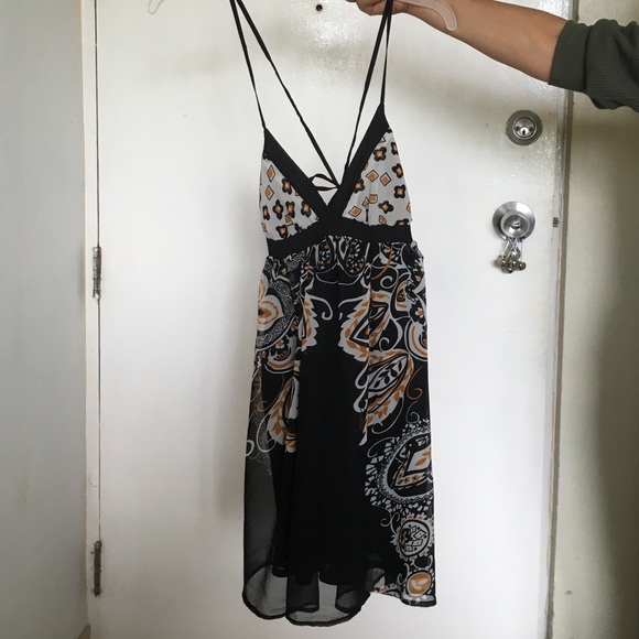 Baby doll style short dress *Very little wear*