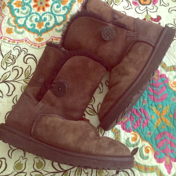 Authentic Bailey Button Brown Uggs