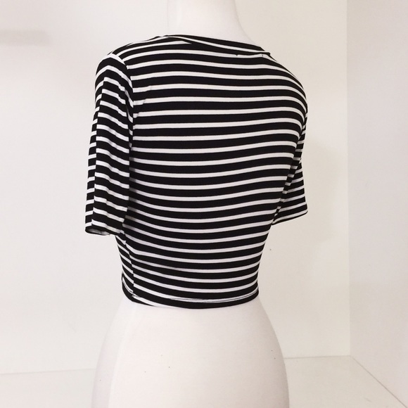 Striped Mid Sleeve Crop Top - Picture 3 of 3