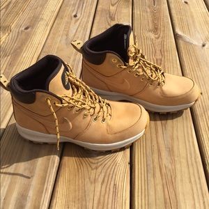 Nike leather boots MENS size 8.5