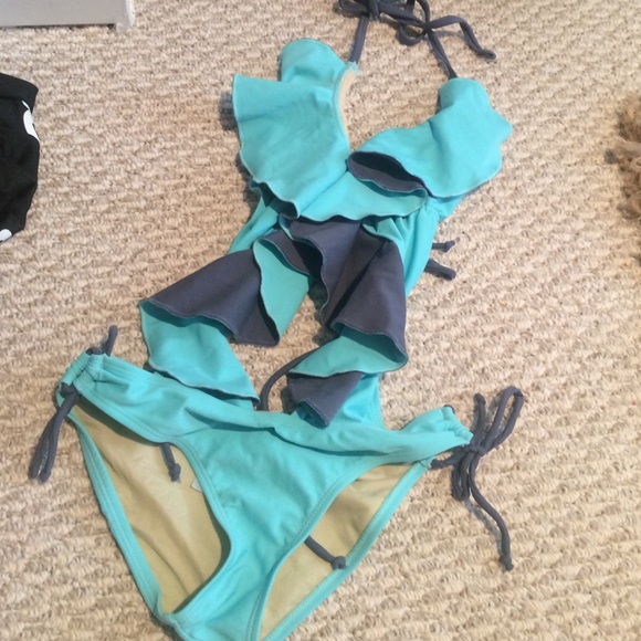 One piece plunging backless ruffle swimsuit