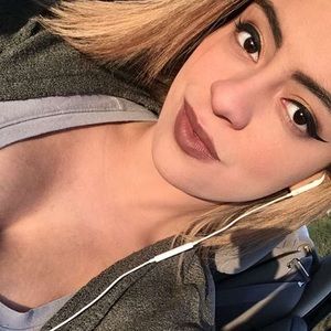 Meet your Posher, Alyssa