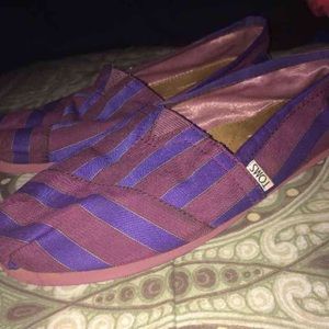 Gently used TOMS