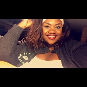 Meet your Posher, Alexia