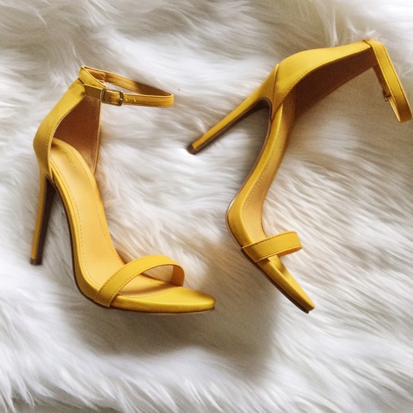 NWT Ankle Strap Stiletto Heels