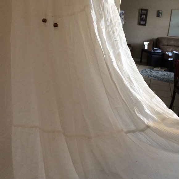 Socialite white dress - Picture 3 of 3