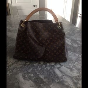Louis Vuitton Artsy MM