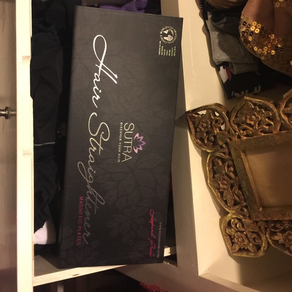 Sutra hair straightener