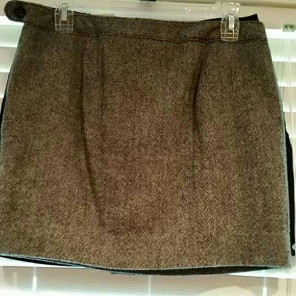 Old Navy tweed mini skirt