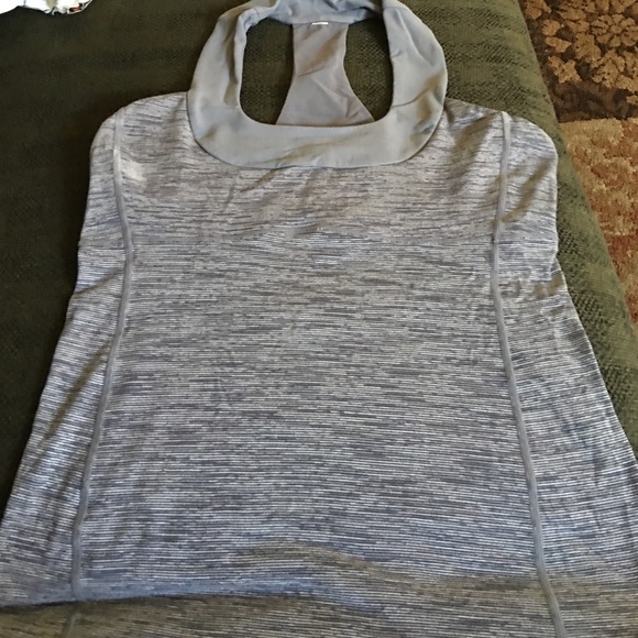 Lululemon size 8 scoop neck tank