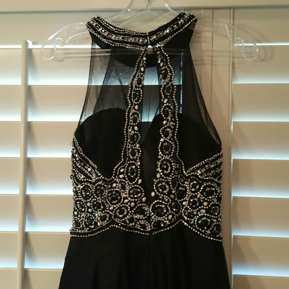 PROM DRESS - Picture 3 of 4
