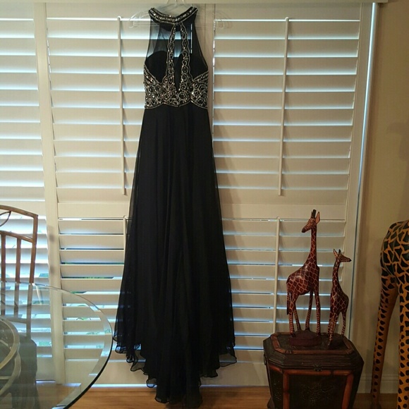 PROM DRESS - Picture 4 of 4