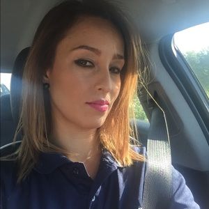 Meet your Posher, Yesenia