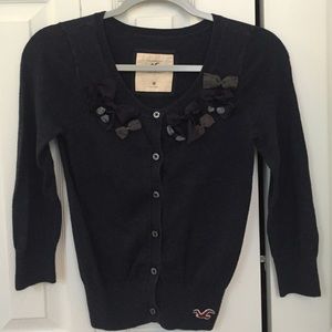 Hollister navy sweater EUC