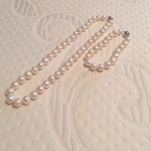 Faux Pearl necklace and bracelet