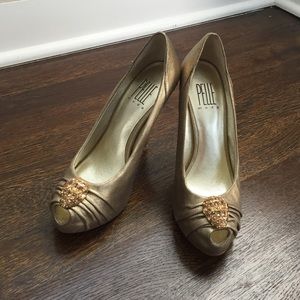 Gold Pelle Moda Pump