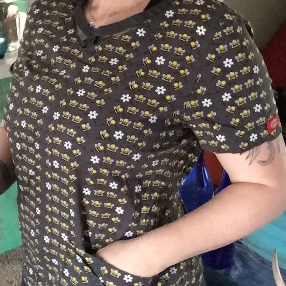 Scrub top. Gray with yellow bumble bees.
